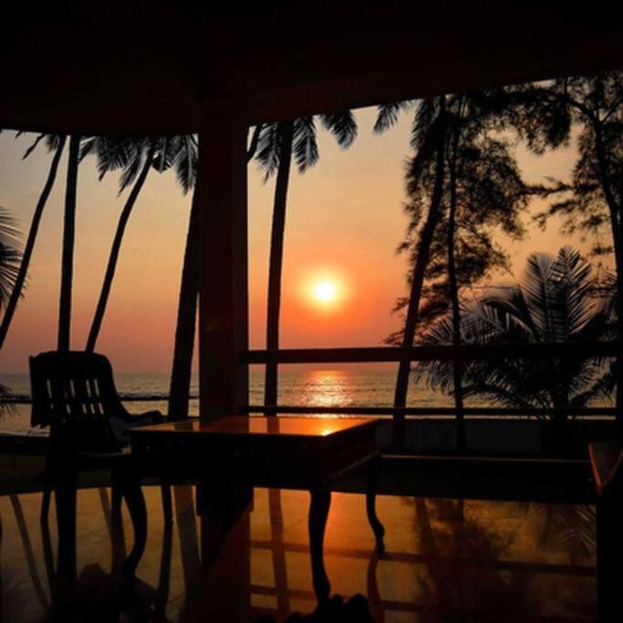 Baywatch By Grha - A Picturesque Beachfront Villa Kozhikode Exterior photo