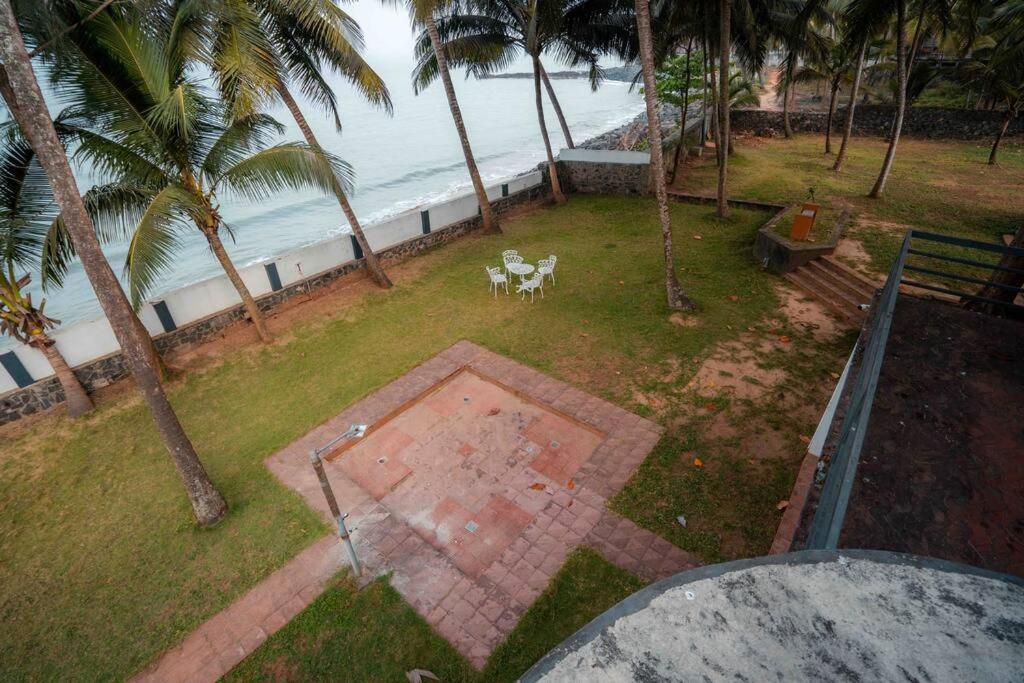 Baywatch By Grha - A Picturesque Beachfront Villa Kozhikode Exterior photo