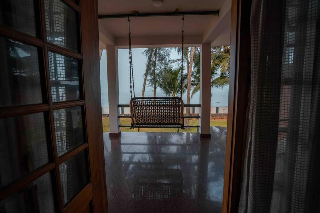Baywatch By Grha - A Picturesque Beachfront Villa Kozhikode Exterior photo