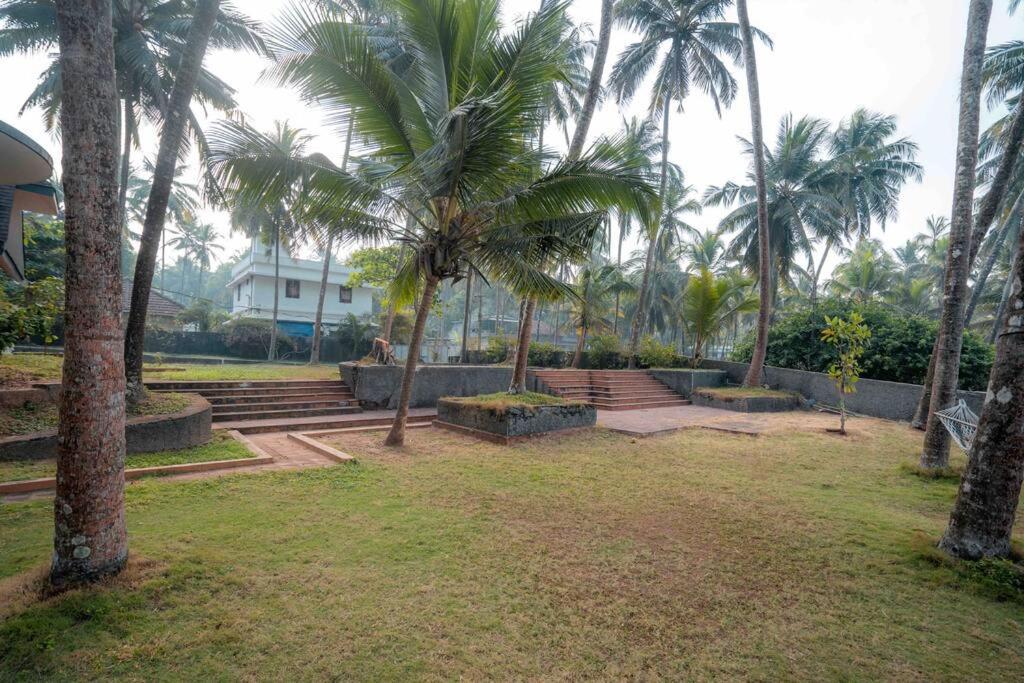 Baywatch By Grha - A Picturesque Beachfront Villa Kozhikode Exterior photo